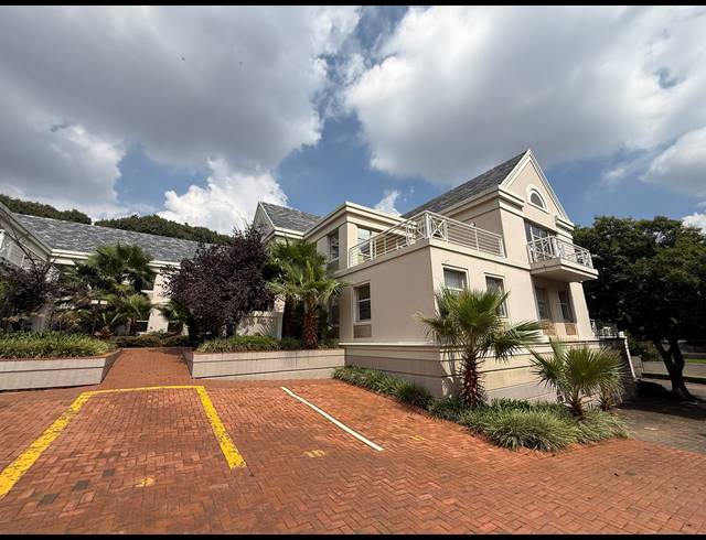 4,714M² OFFICE FOR SALE IN HOUGHTON ESTATE